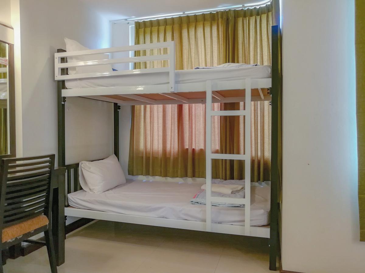 מלון קראבי K.M. House מראה חיצוני תמונה