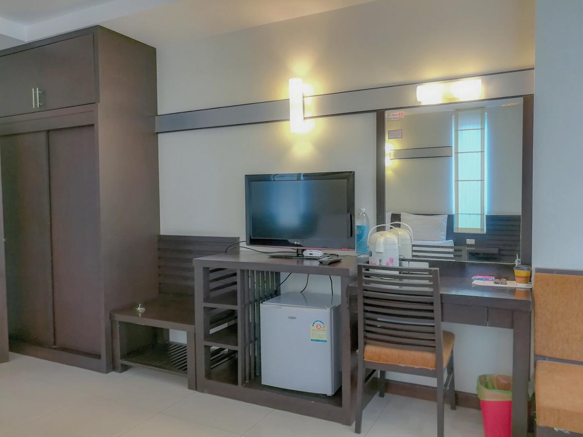 מלון קראבי K.M. House מראה חיצוני תמונה