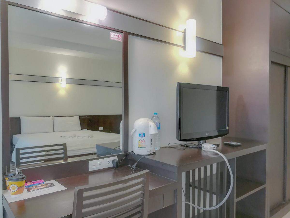 מלון קראבי K.M. House מראה חיצוני תמונה