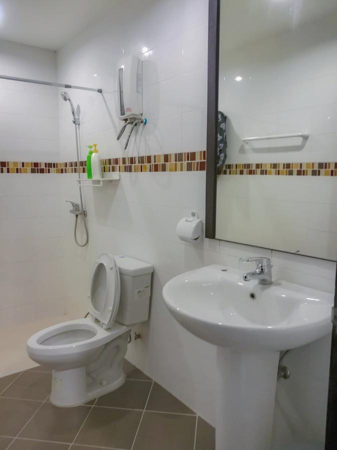 מלון קראבי K.M. House מראה חיצוני תמונה